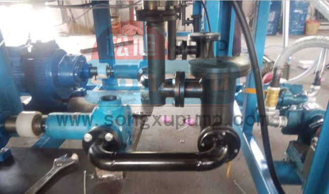 內齒泵NB-106M,PU低壓發泡機案例現場