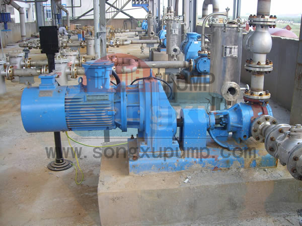 內齒泵NB-210GB,樹脂高溫夾套泵案例現場